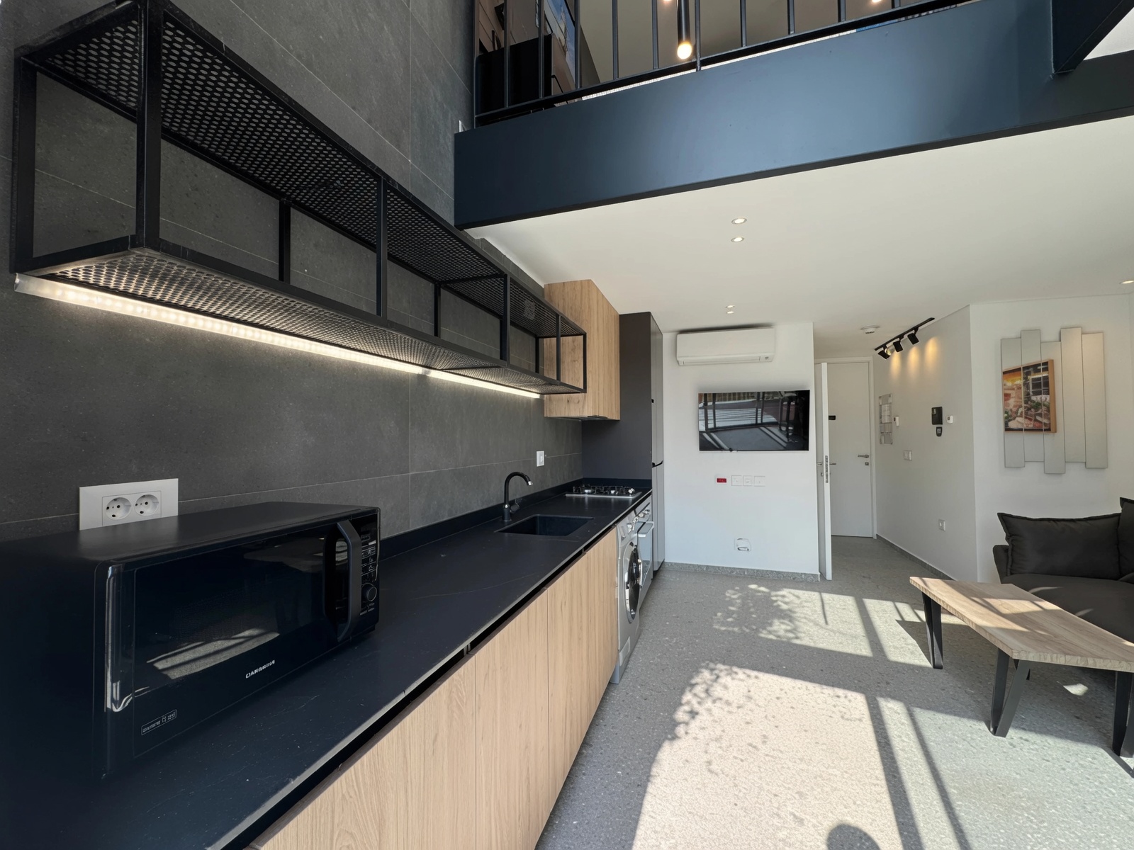 Signature Four-Bedroom Residence in Sursock — الصورة 3