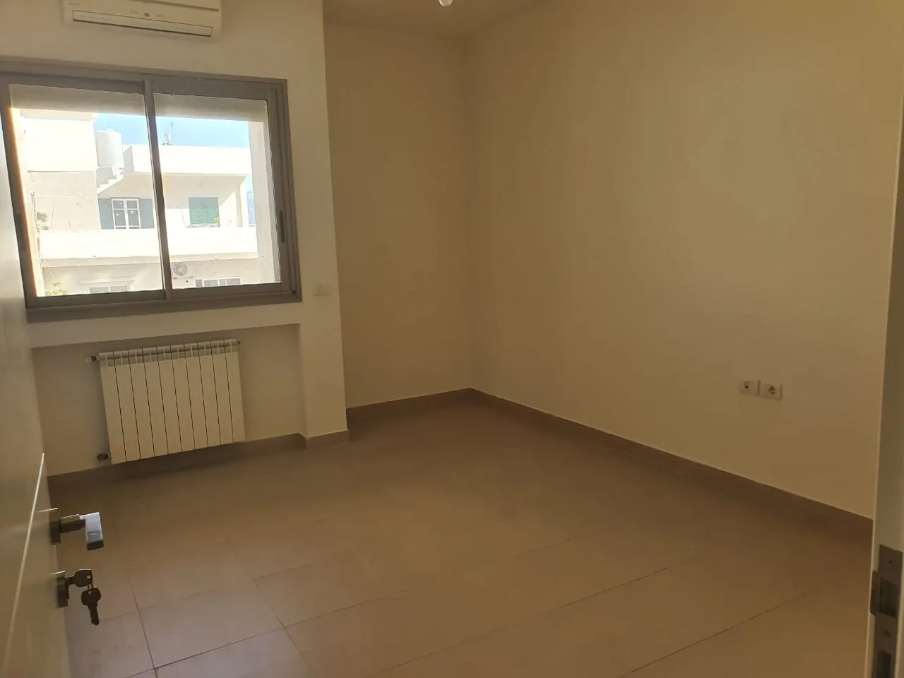Apartment for Sale in Syoufi, Beirut, Lebanon — الصورة 8