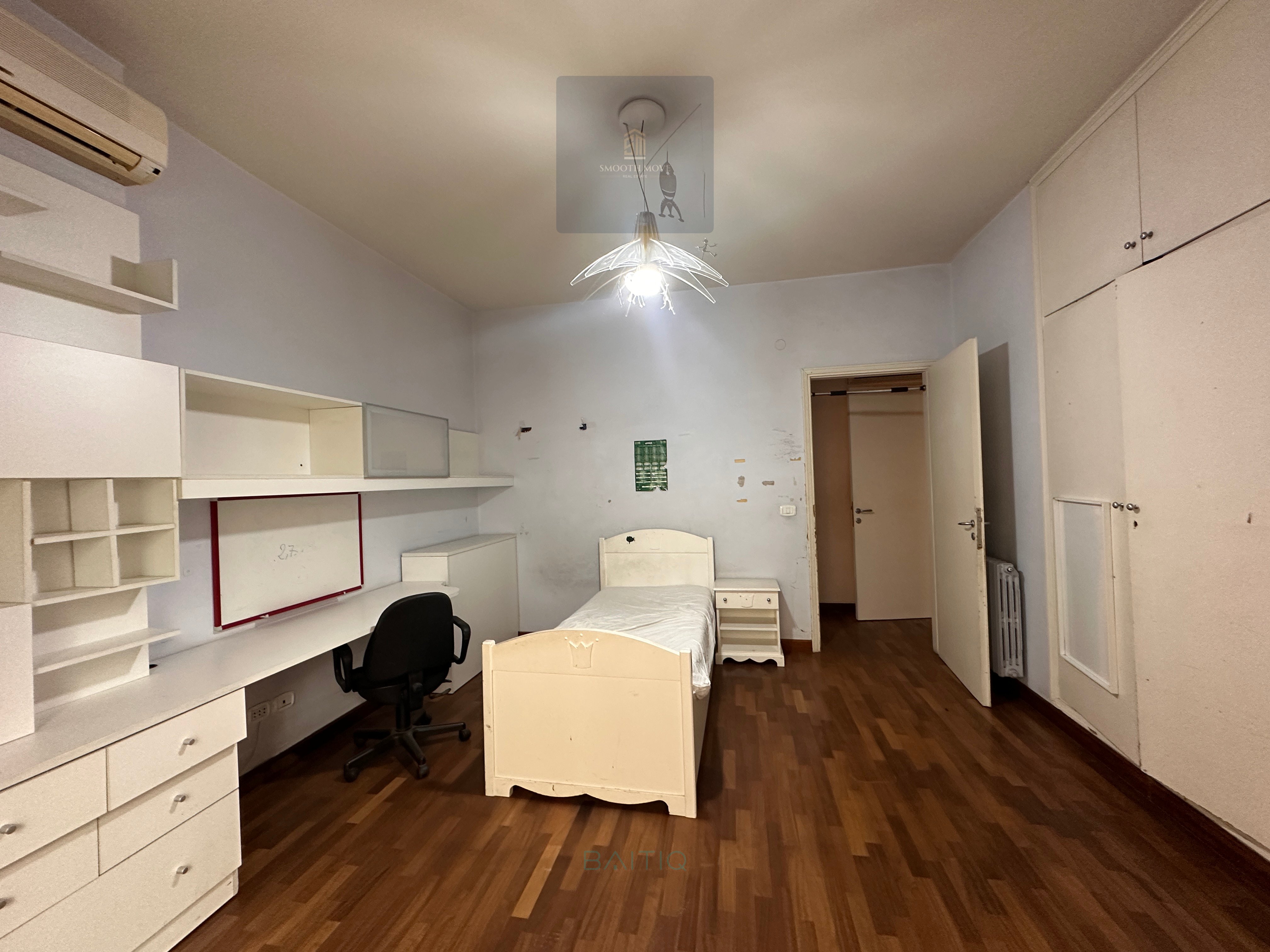 Catch Price Spacious Apartment for Sale on Carré D'Or Achrafieh, Beirut — الصورة 3
