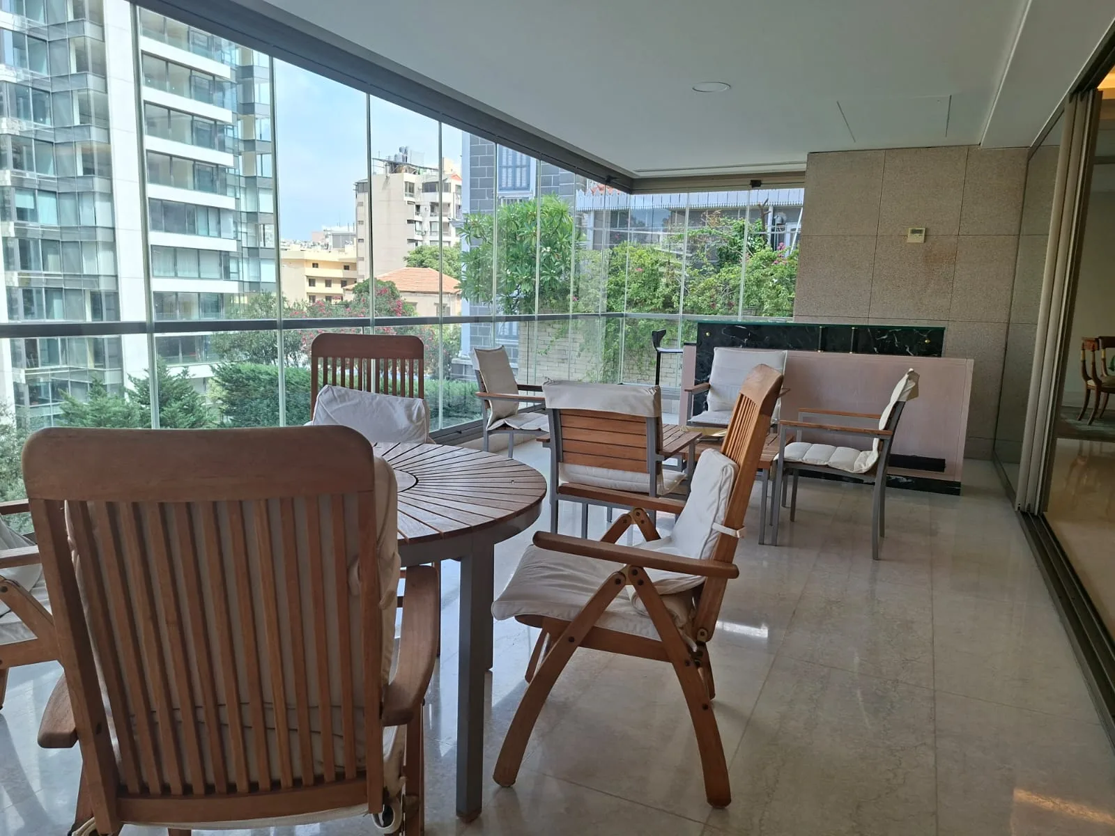 Apartment for Rent in Clemenceau, Beirut, Lebanon — الصورة 3