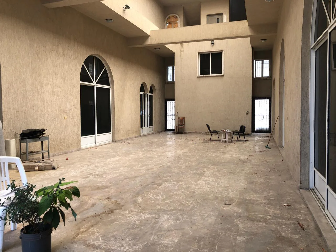 Office for rent in Nahr Ibrahim