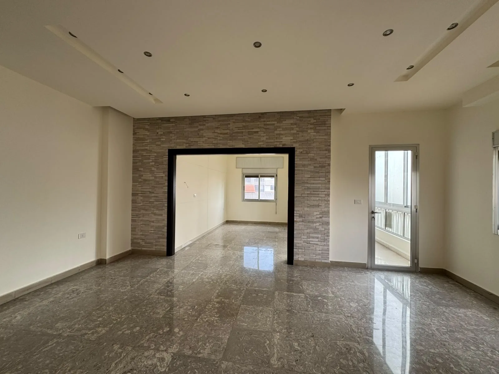 Apartment for rent in Achrafieh — الصورة 6