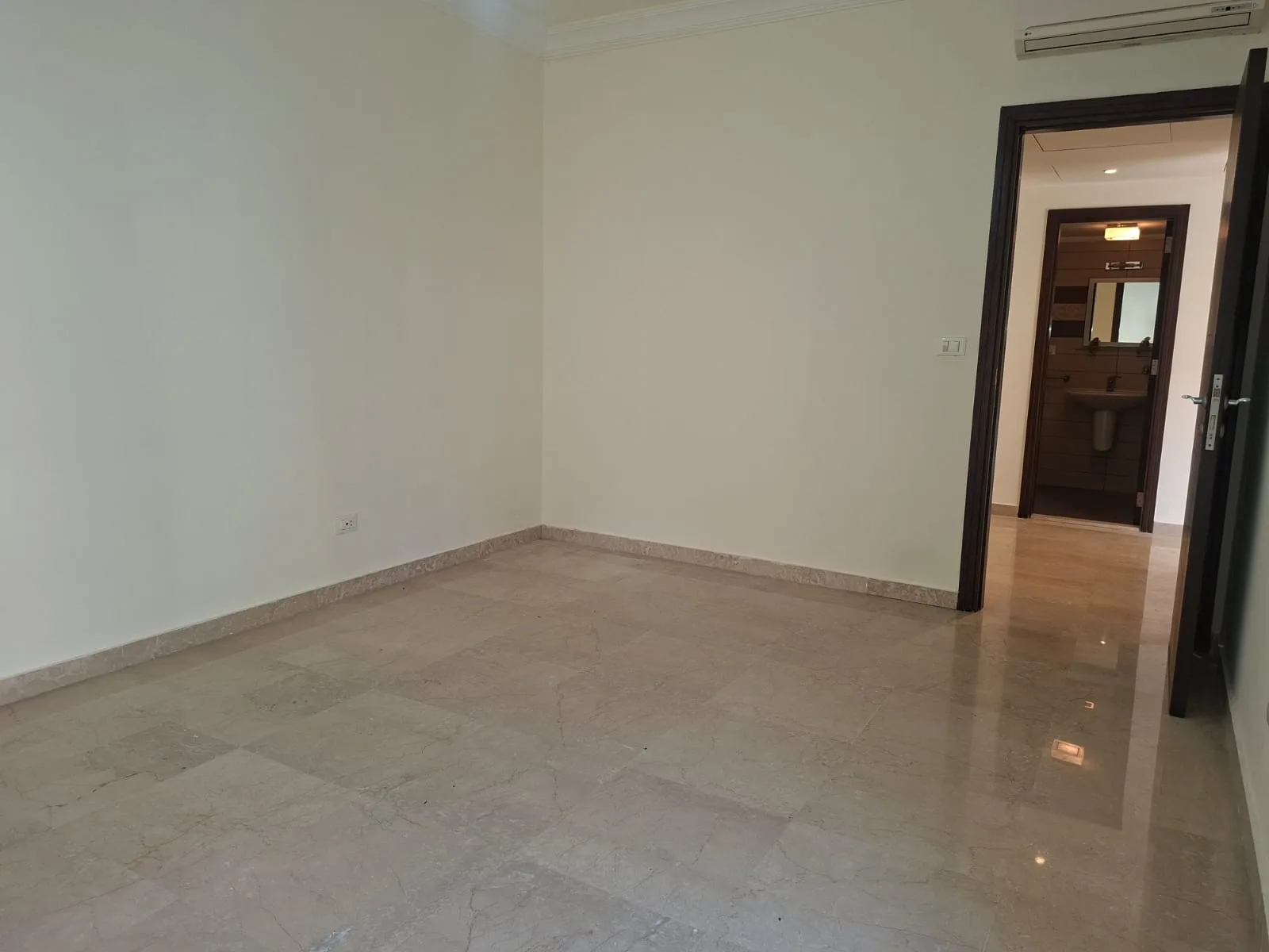 Apartment for Sale in Manara, Beirut, Lebanon — الصورة 6