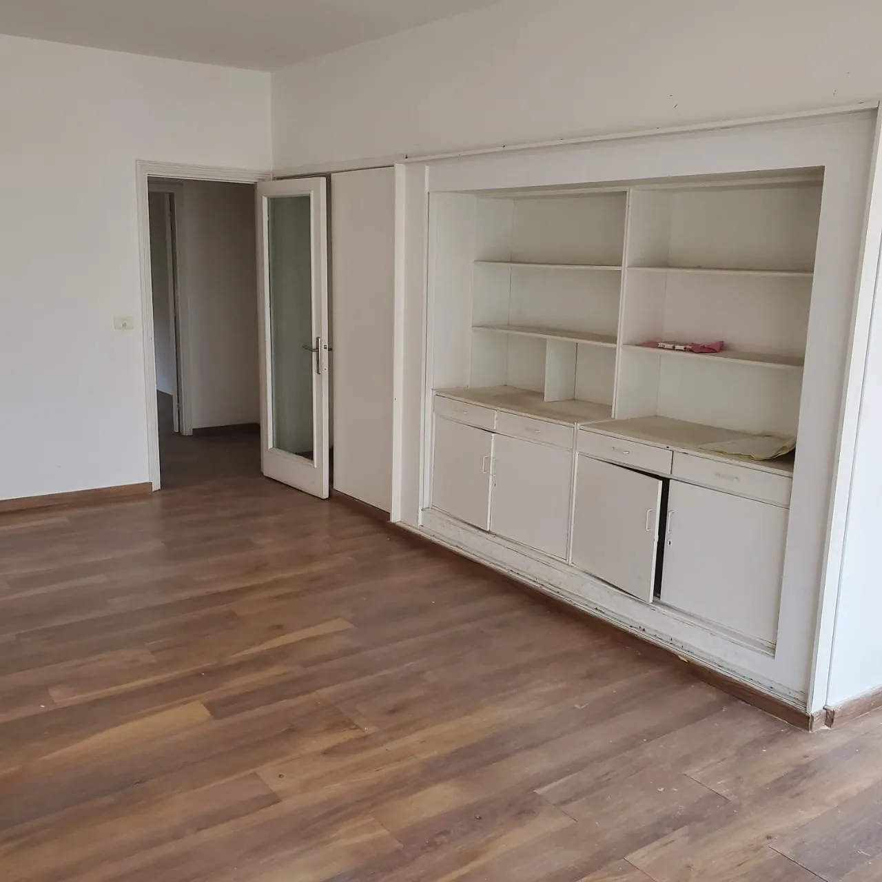 Office for Sale in Ras Beirut — الصورة 3