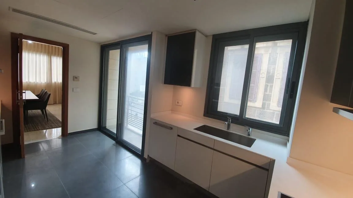 Apartment for Rent in Saifi, Beirut, Lebanon — الصورة 9