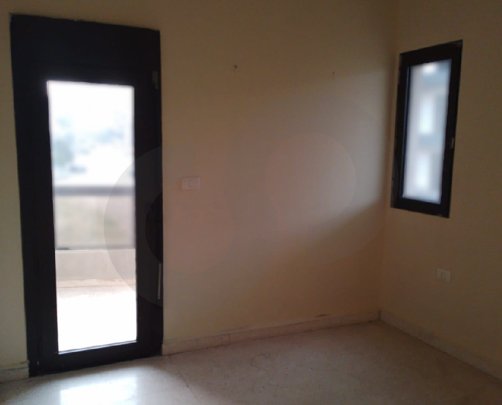 Directly on the Main Road/rooftop storage/Koura — photo 3
