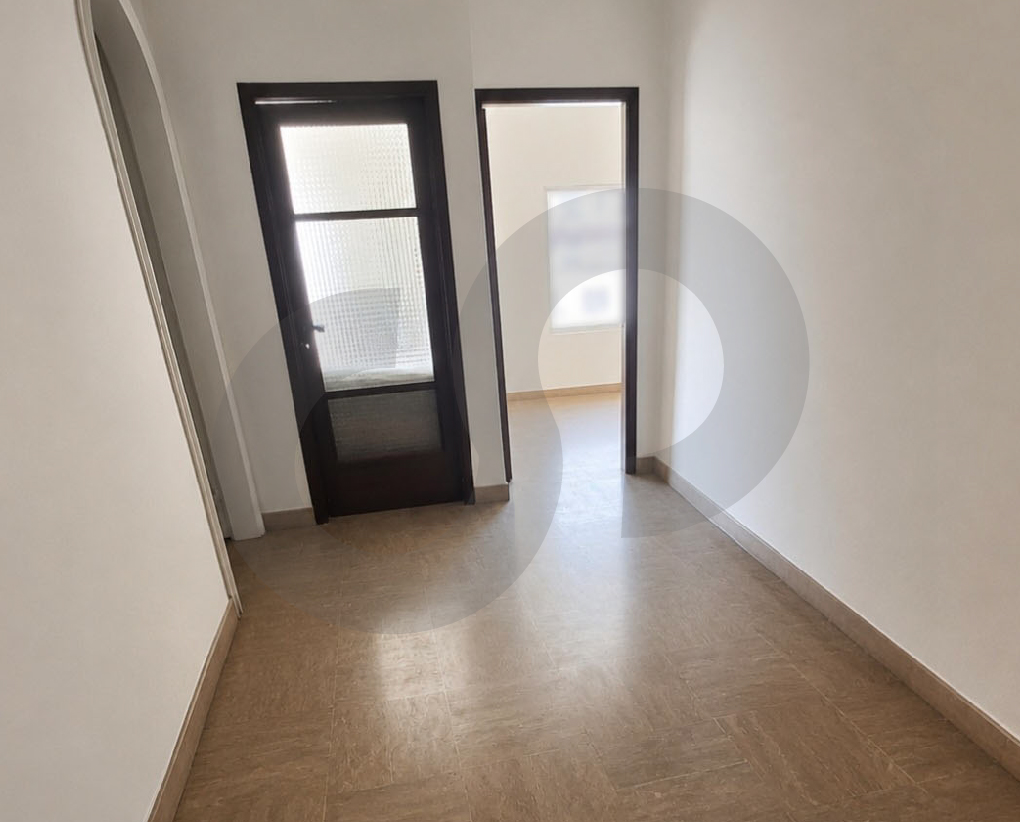 Office for Sale/Prime Location/Needs Renovation/Beirut/Achrafieh — photo 3