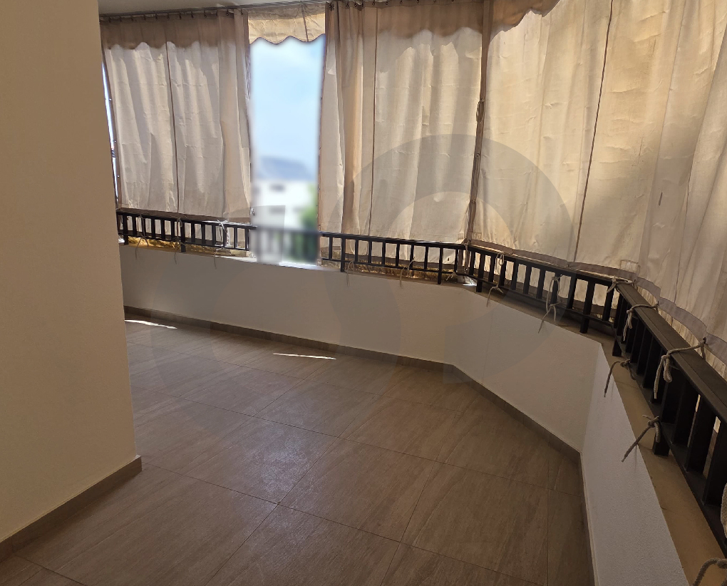 Spacious Apartment with Attic/2 Parking Spots/Metn/Mazraat Yachouh — الصورة 3