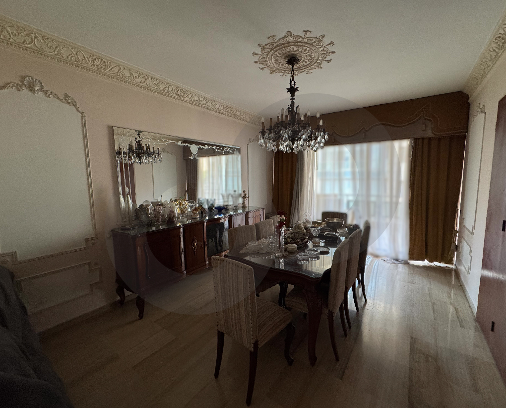 Prime Location/Needs Renovation/24/7 Elevator/Beirut/Unesco — الصورة 3