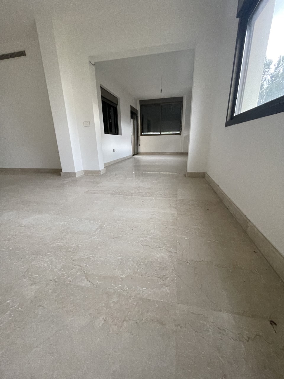 Brand new apartment located in a prime location in Dbayeh! — الصورة 3