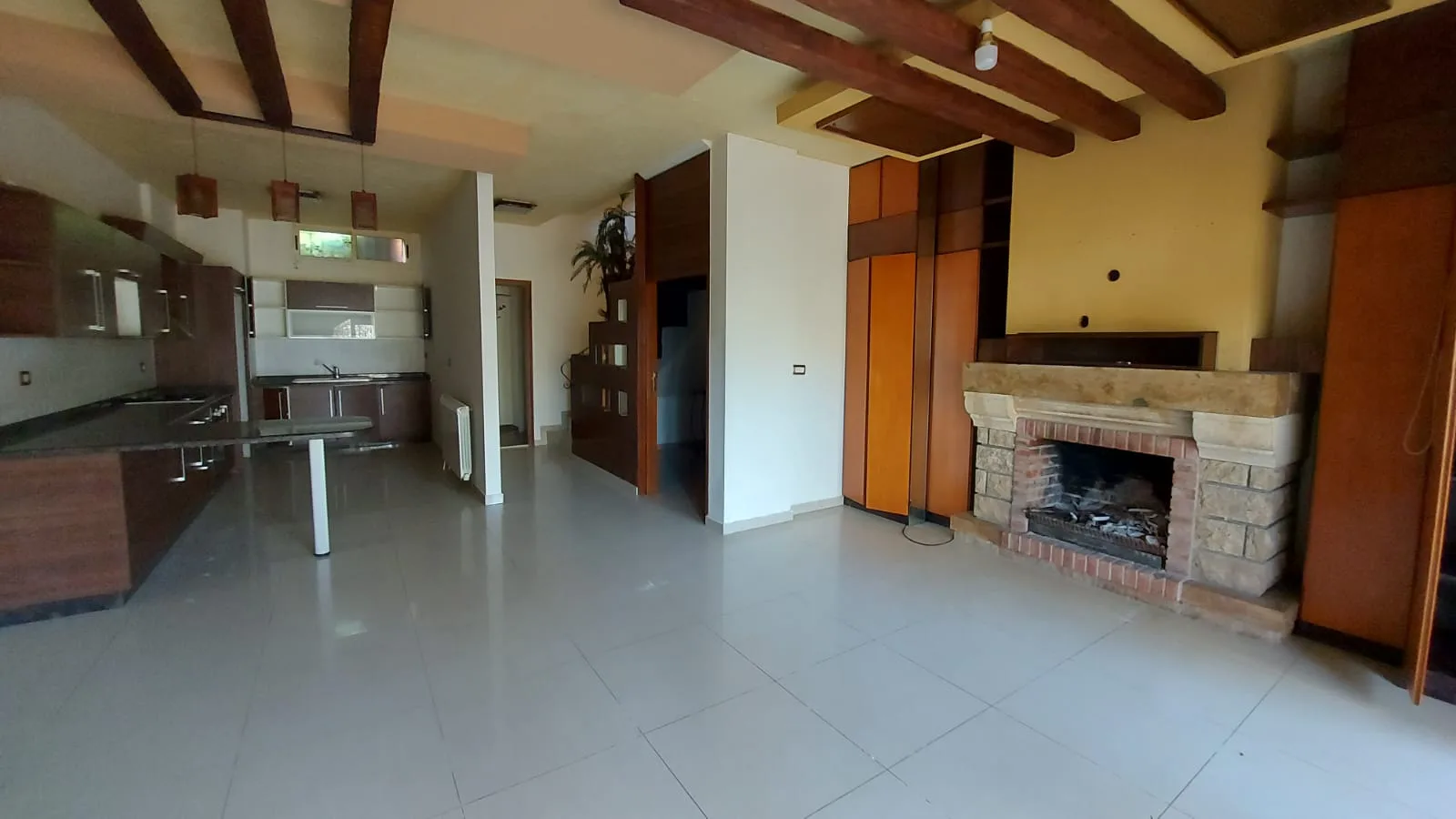 Triplex for Sale in Aamchit, Lebanon — الصورة 2