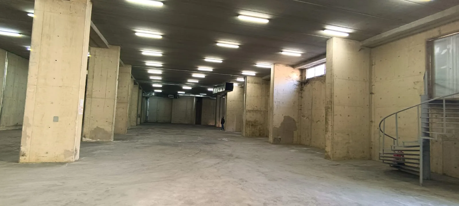 Warehouse for rent in Zouk Mosbeh — الصورة 3