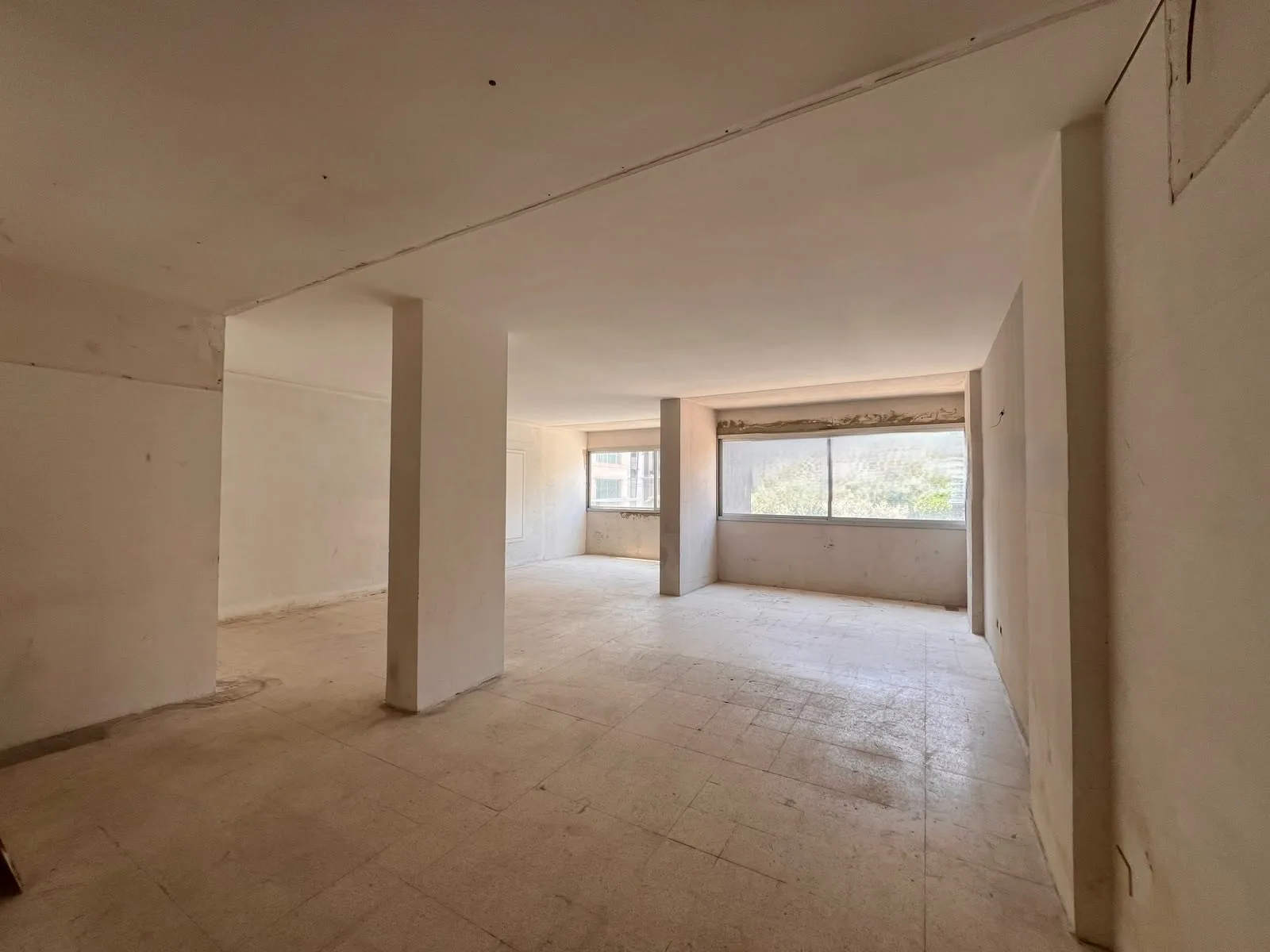 Office for Rent in Gemmayzeh — الصورة 6