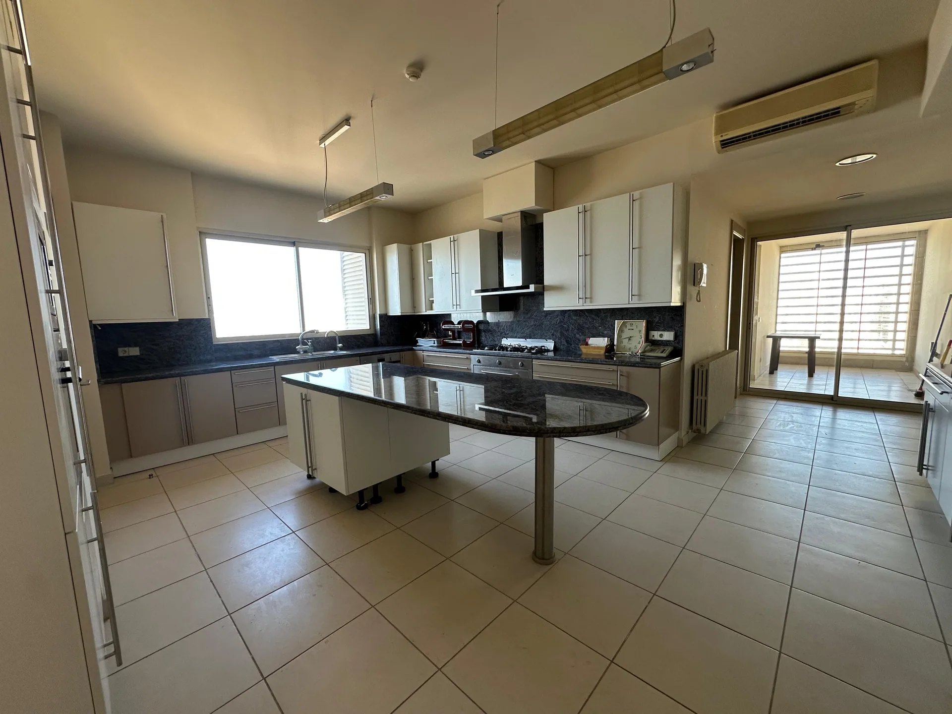 Apartment for Sale in Raoucheh — الصورة 7