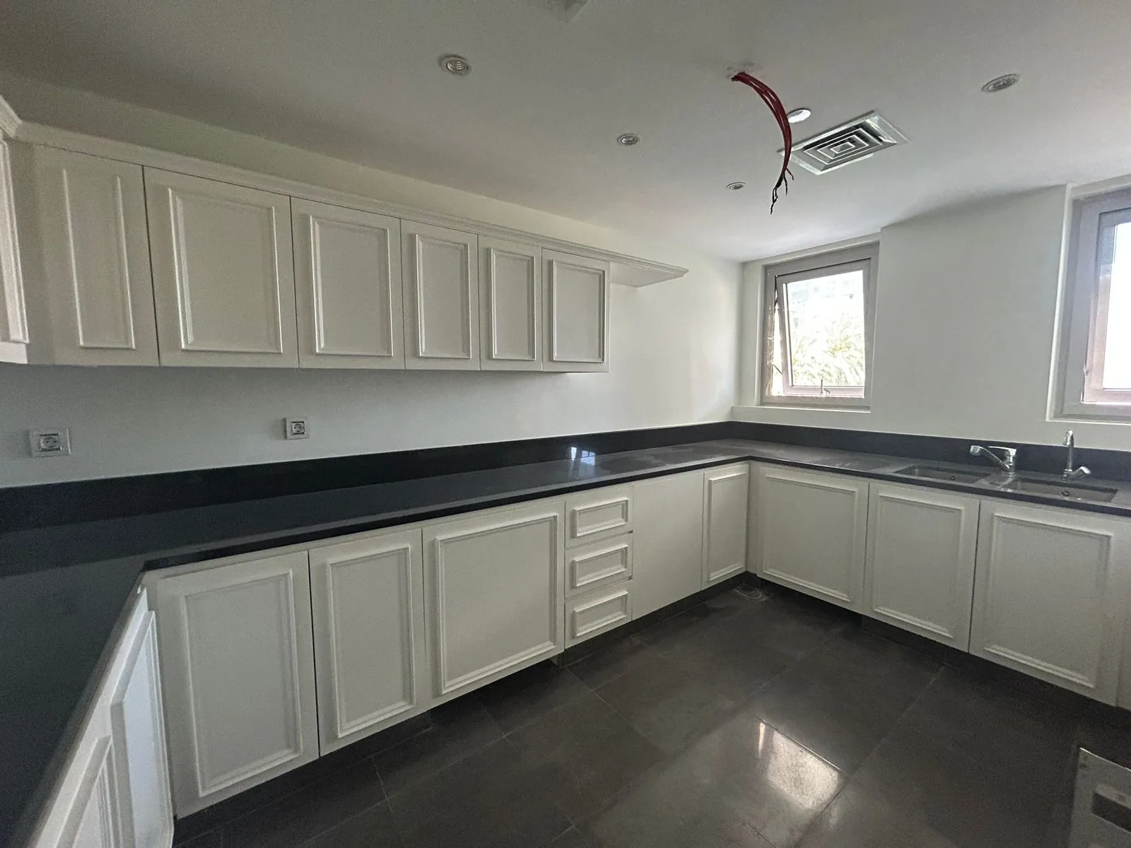 Apartment for Sale in Downtown — الصورة 4