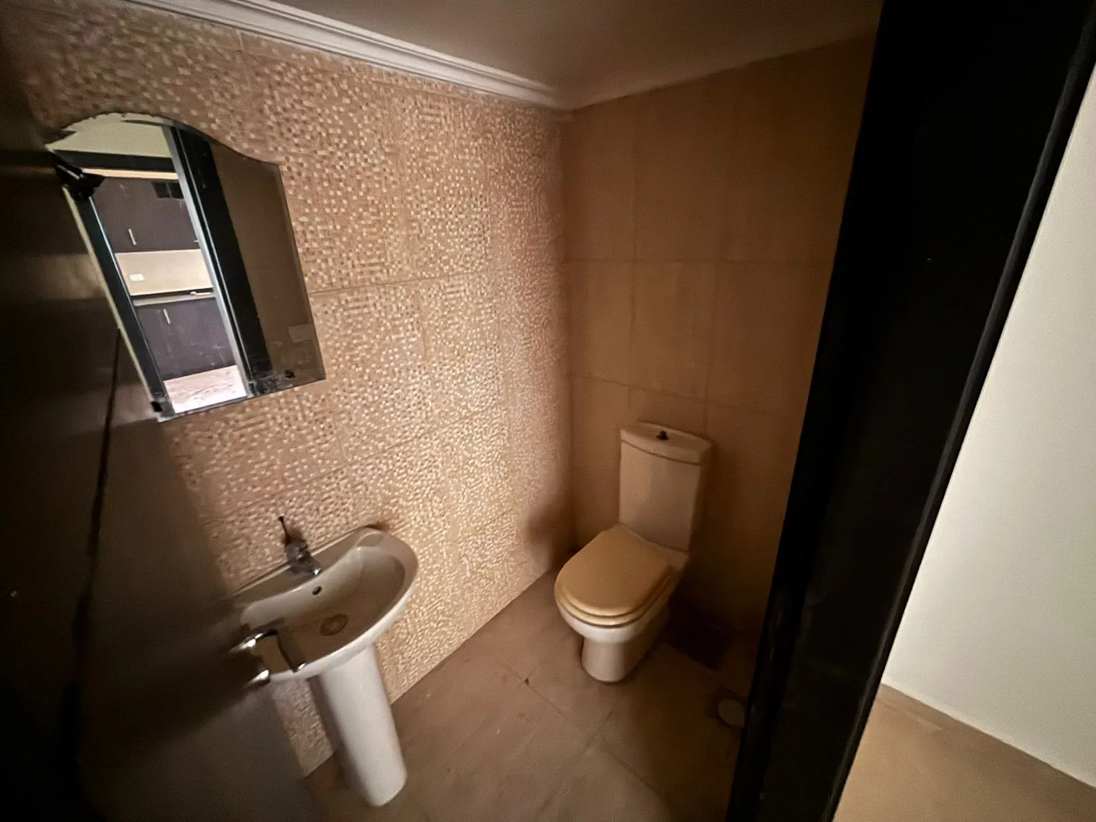 Apartment for Rent in Mazraat Yachoua — الصورة 8