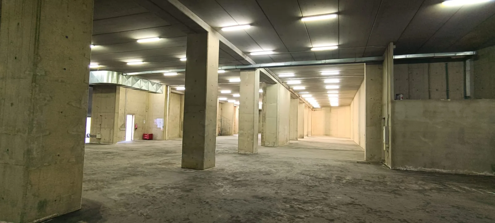 Warehouse for rent in Zouk Mosbeh — الصورة 4