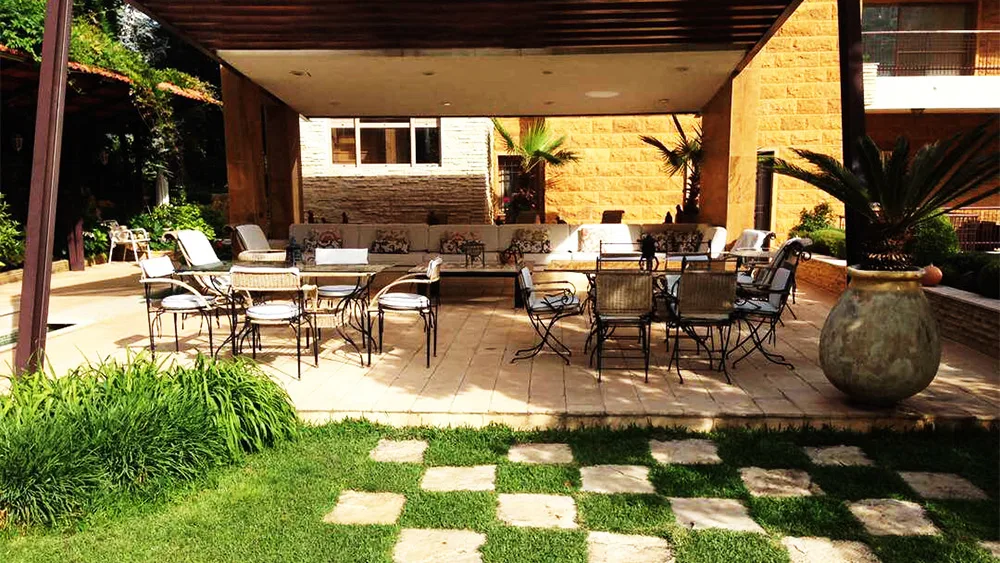 Villa for Sale in Jouret El Ballout, Lebanon — الصورة 6