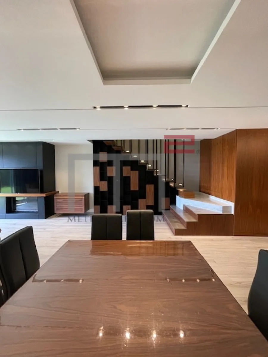 Chalet for Rent in Kfarzebian — الصورة 2