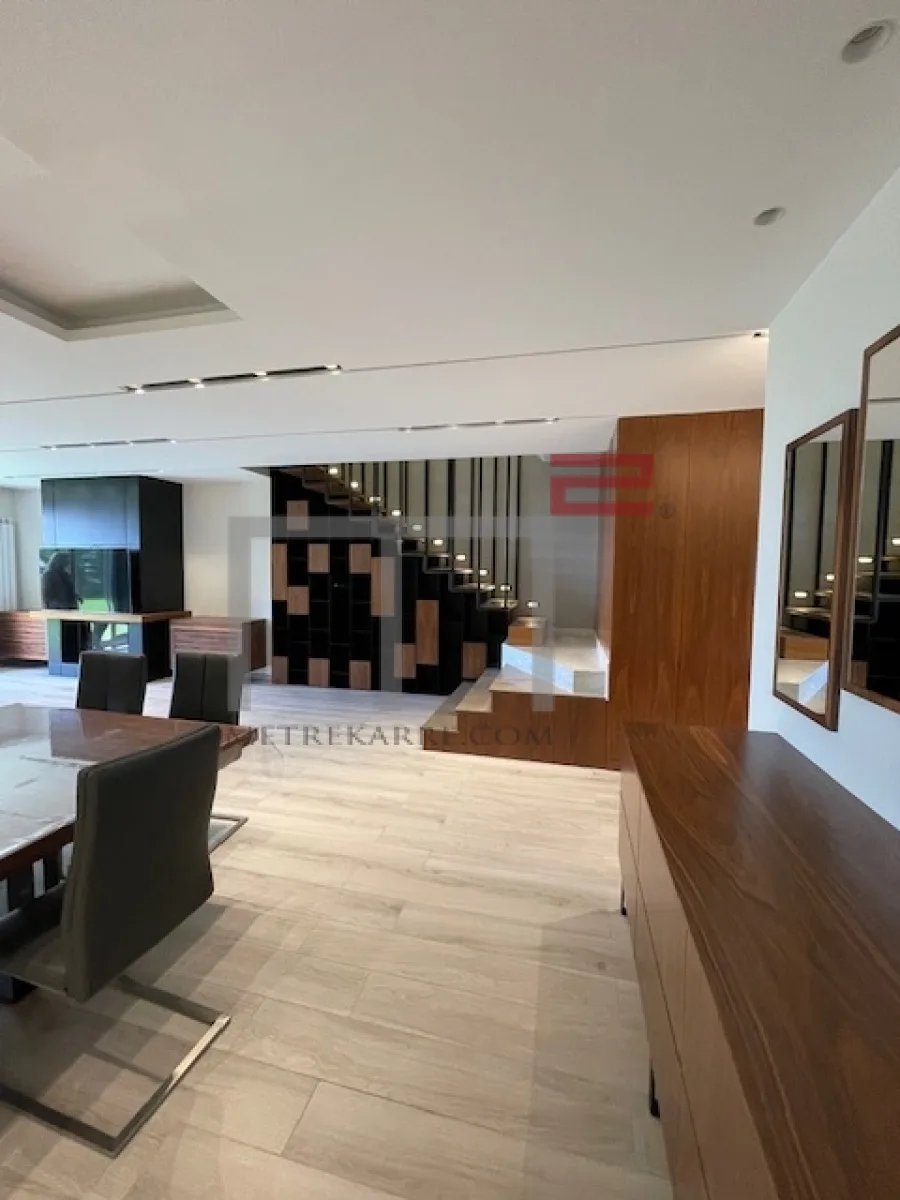 Chalet for Rent in Kfarzebian — الصورة 3