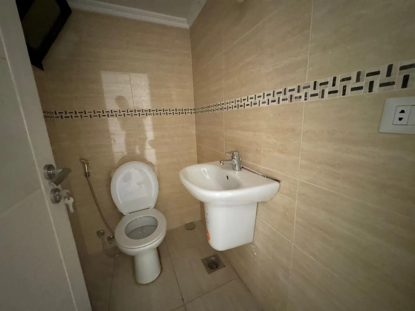 Apartment for Sale in Louaizeh, Lebanon — الصورة 4