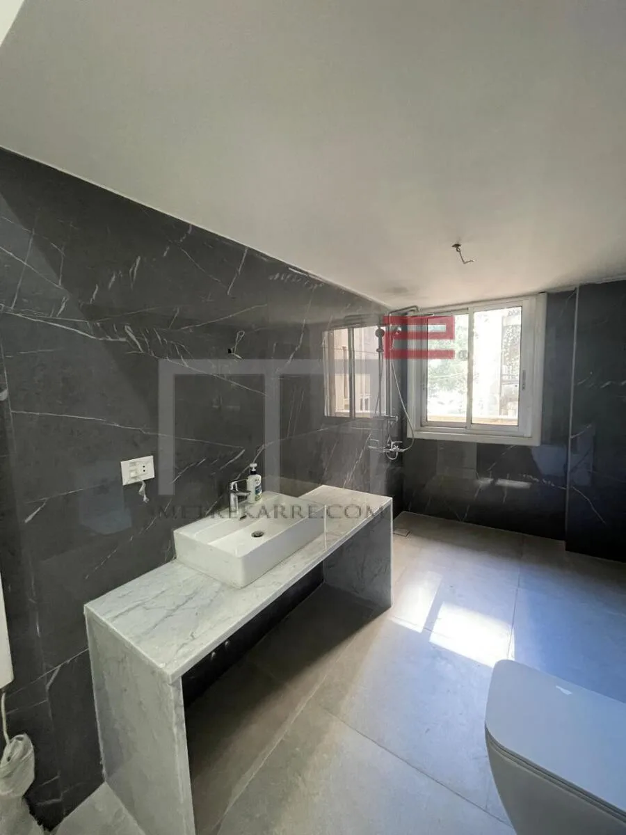 Apartment for Sale in Furn El Hayek — الصورة 4