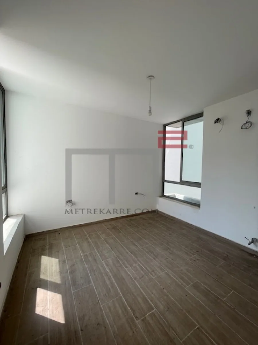 Apartment for Sale in Hôtel Dieu — الصورة 3