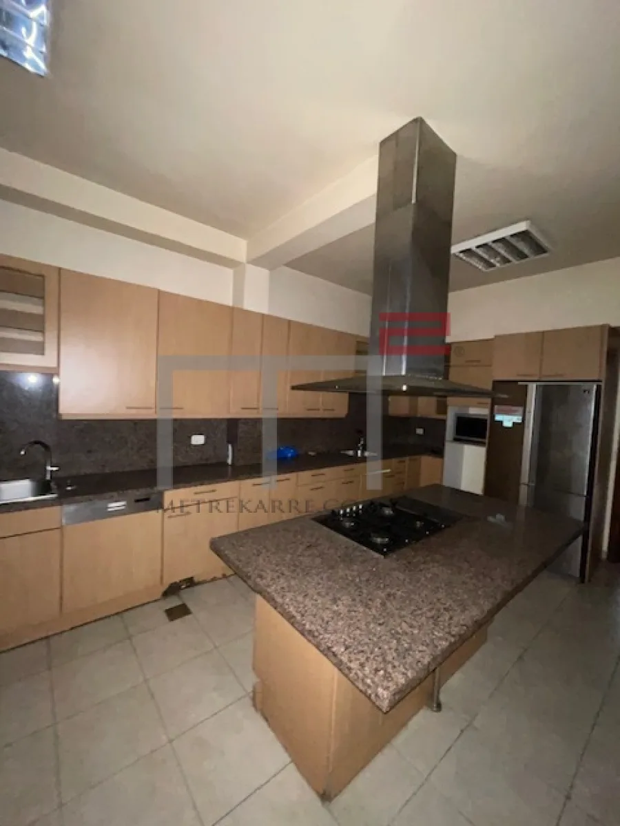 Apartment for Sale in Yesouiyeh — الصورة 3