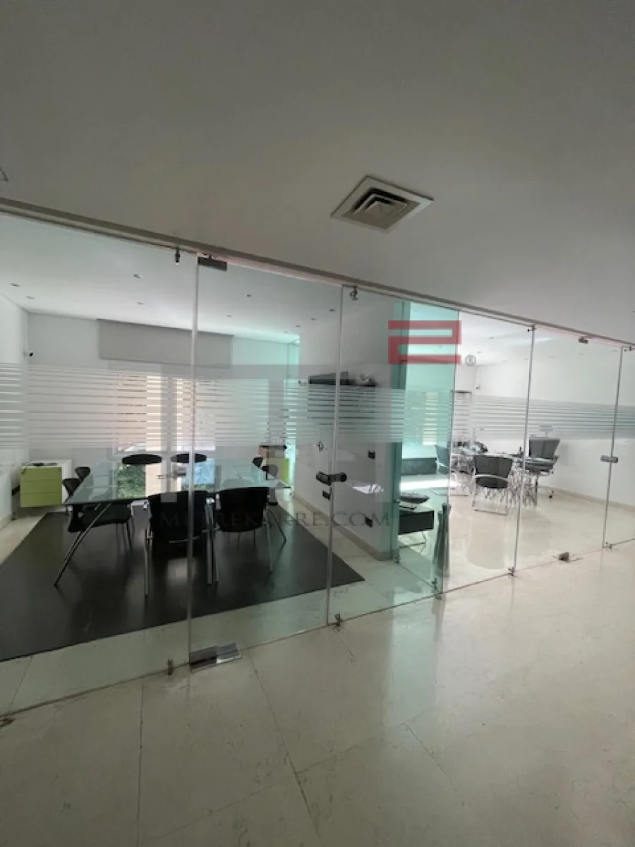 Office for Sale in Furn El Hayek — الصورة 3