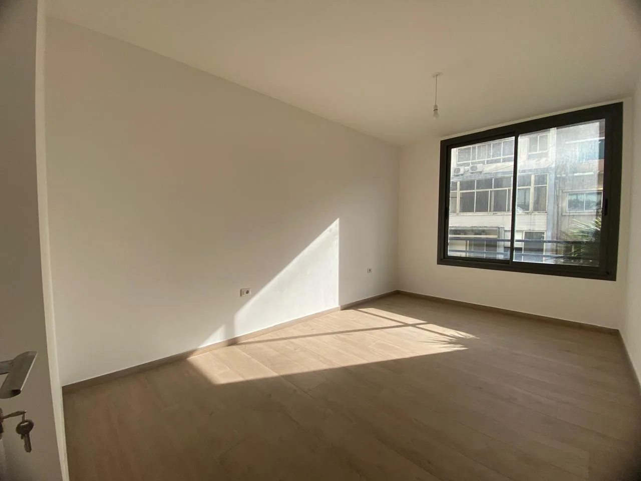 Apartment for Sale in Hamra — الصورة 7