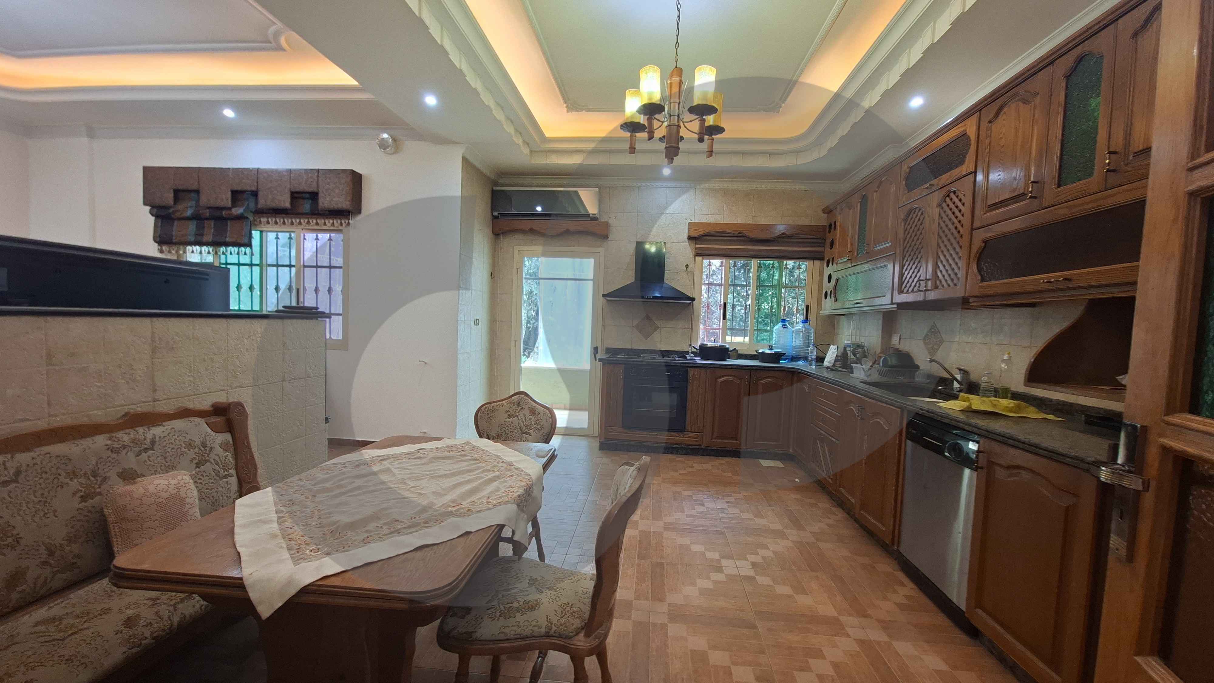 PRESTIGIOUS AREA IN CHOUIT,BAABDA /Prime location — الصورة 3