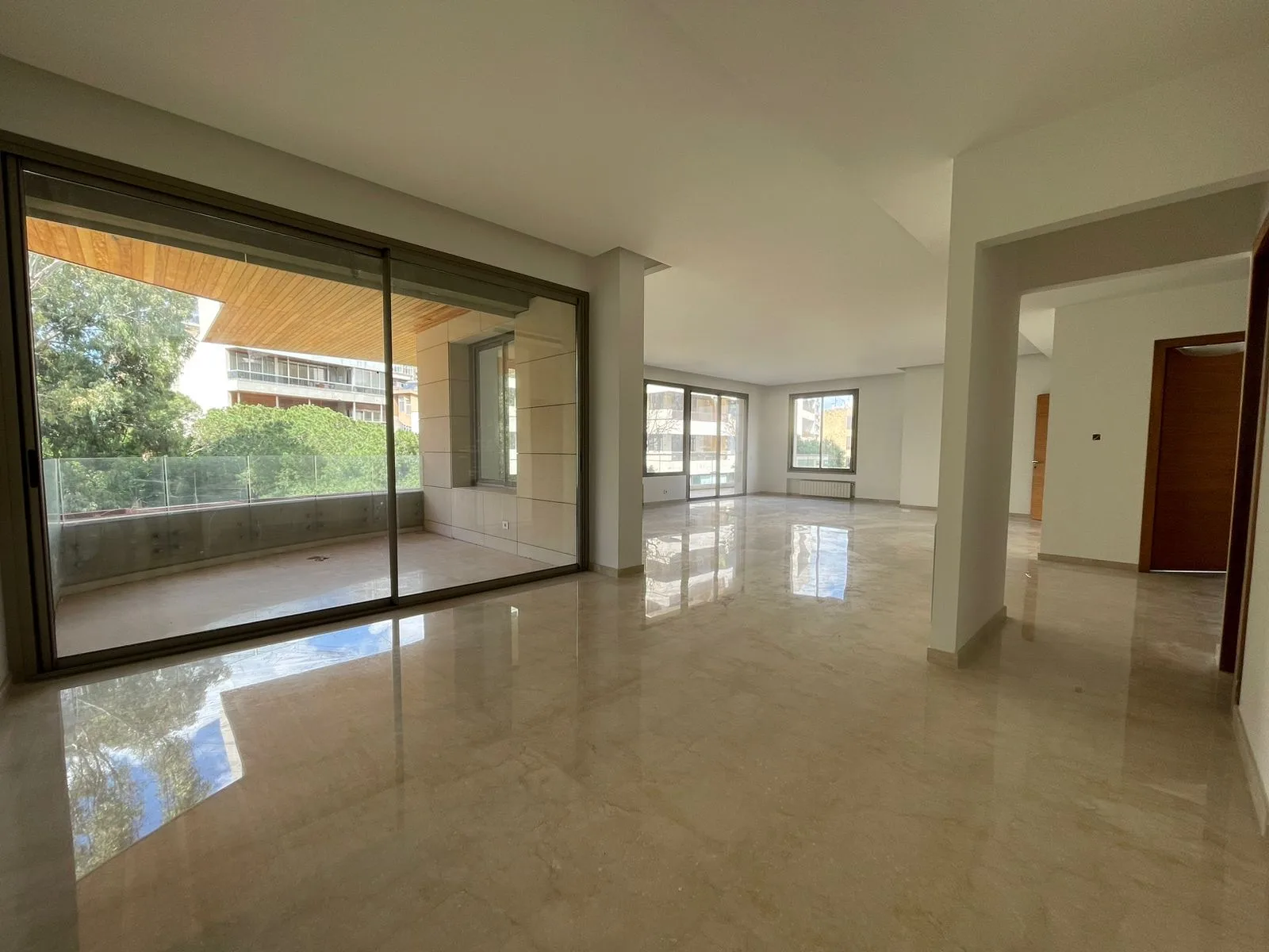 Apartment for Sale in Horch Tabet, Lebanon — الصورة 2
