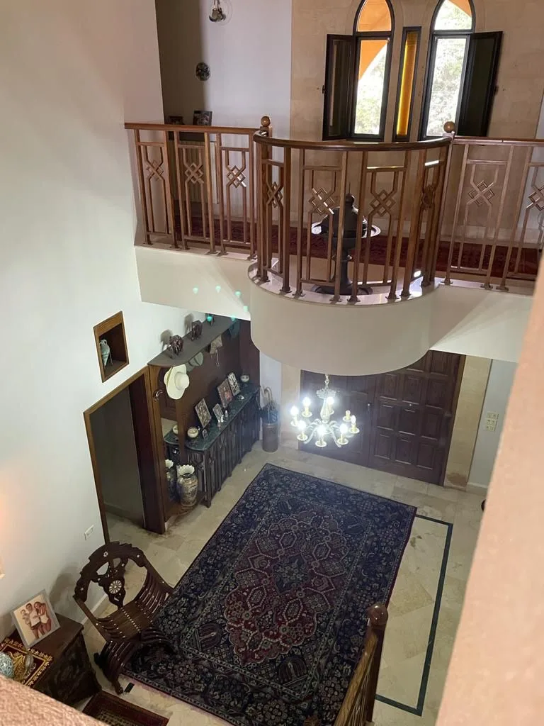 Villa for Sale in Qornet El Hamra, Lebanon — الصورة 5
