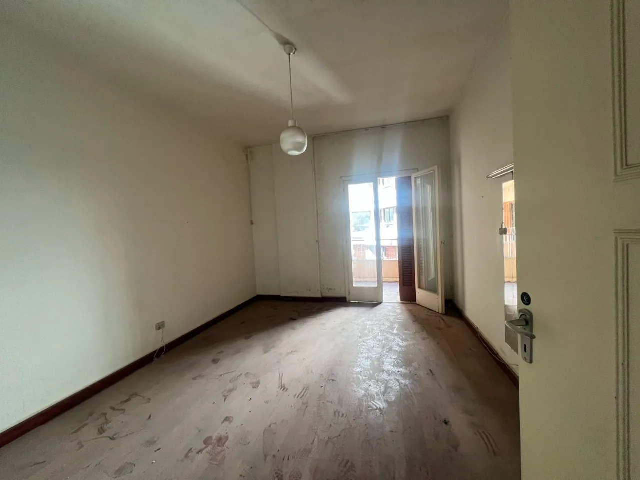 Apartment for Sale in Caree d'or,Achrafieh, Beirut, Lebanon — الصورة 2