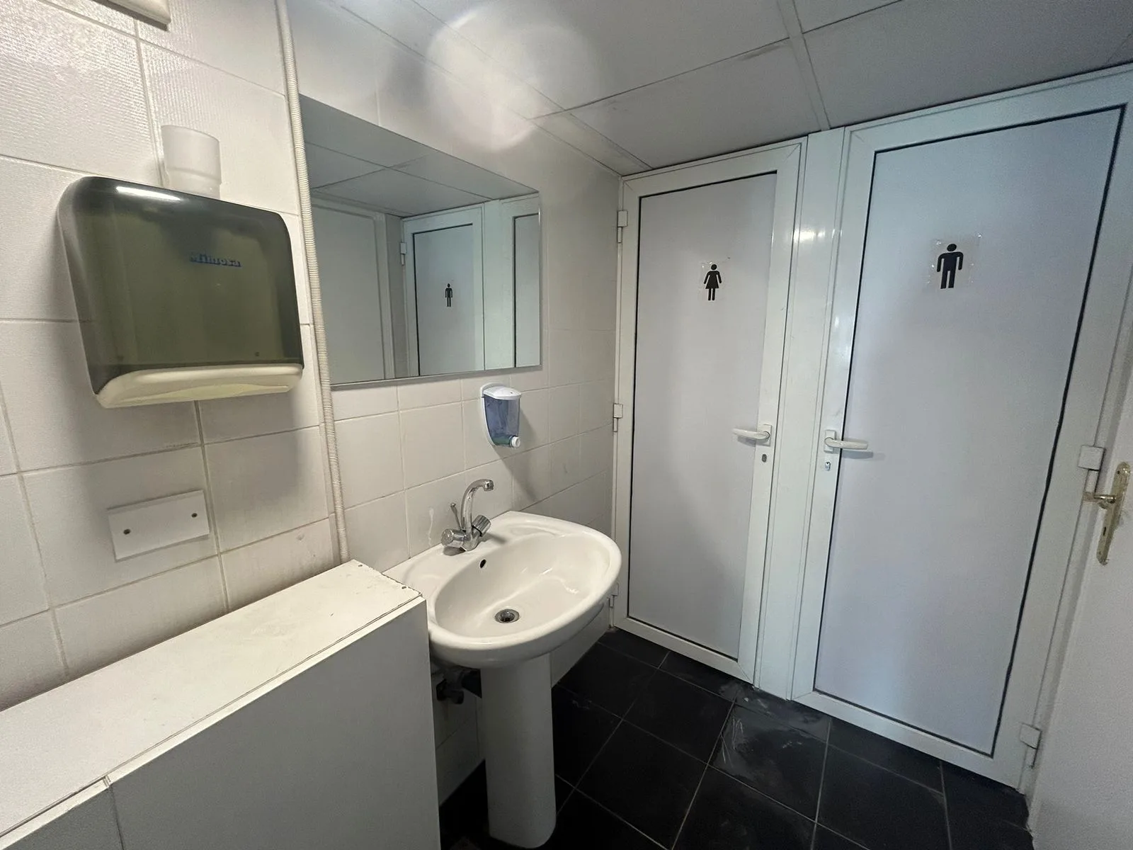Office for rent in Downtown — الصورة 9