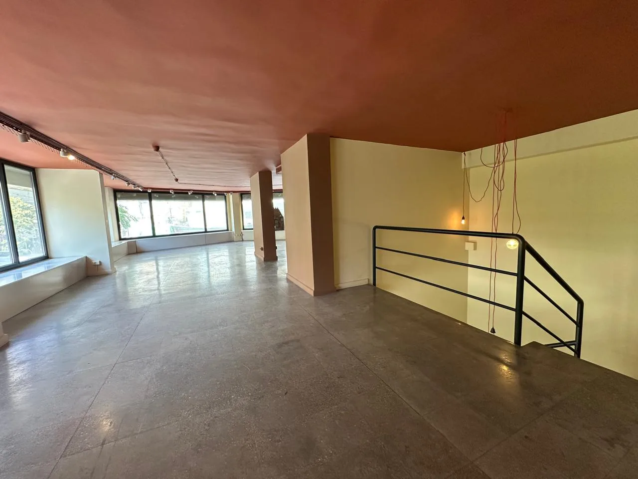 Showroom for rent in Clemenceau, Beirut, Lebanon — الصورة 6