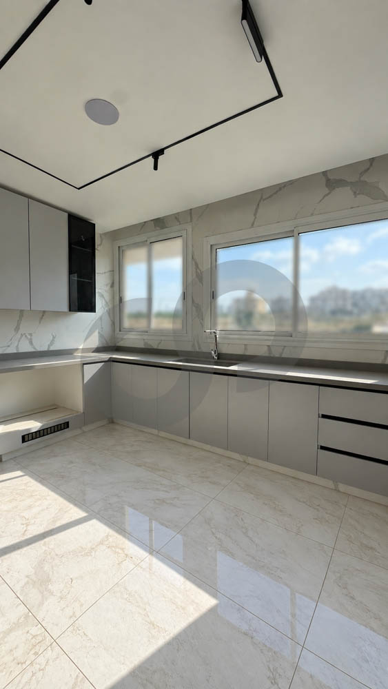 4 Units Available/165 SQM Apartments/Prime Location/Al Hosh,sour — الصورة 3