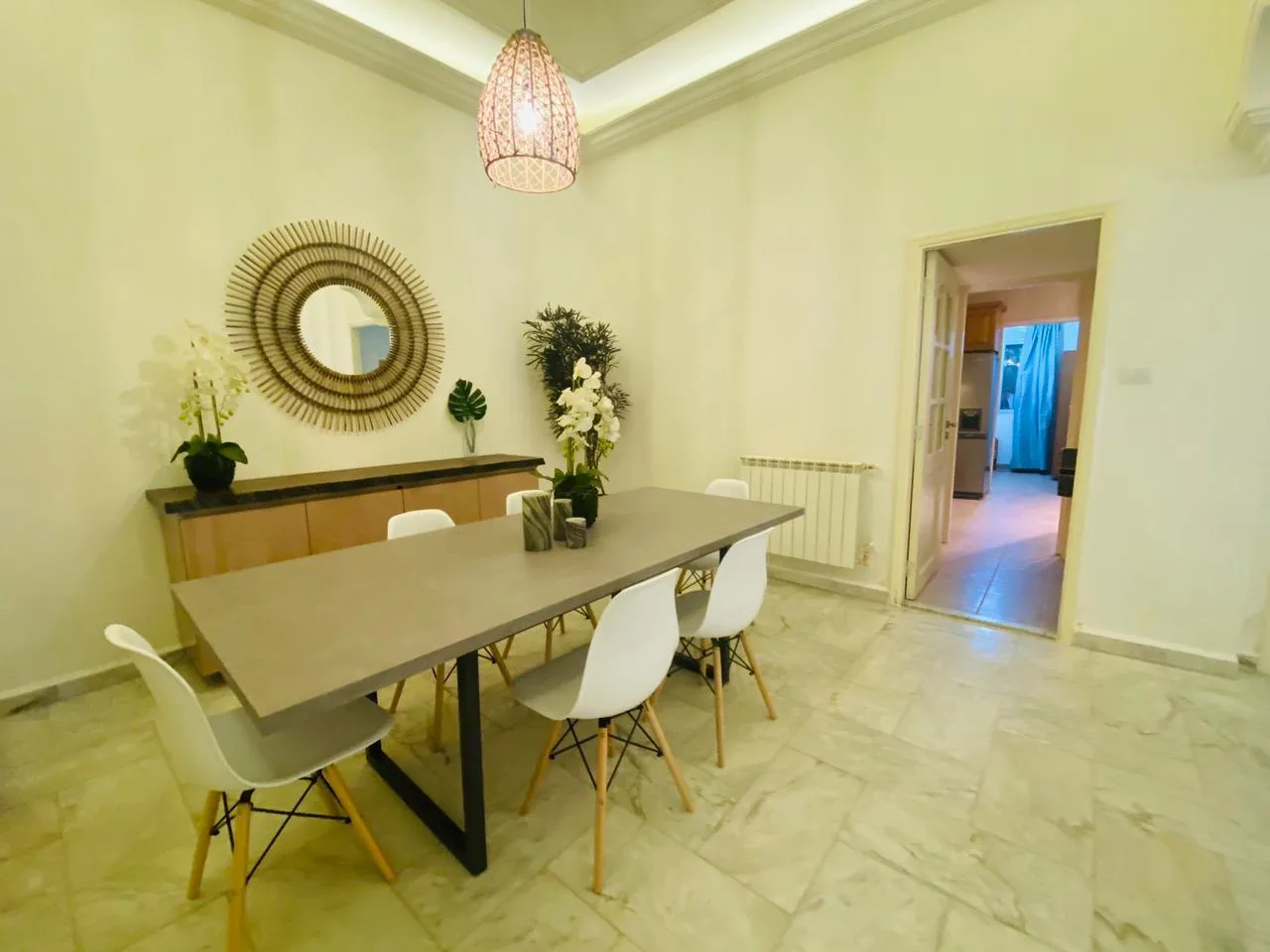 Apartment for Sale in Caree d'or, Achrafieh, Beirut, Lebanon — الصورة 4