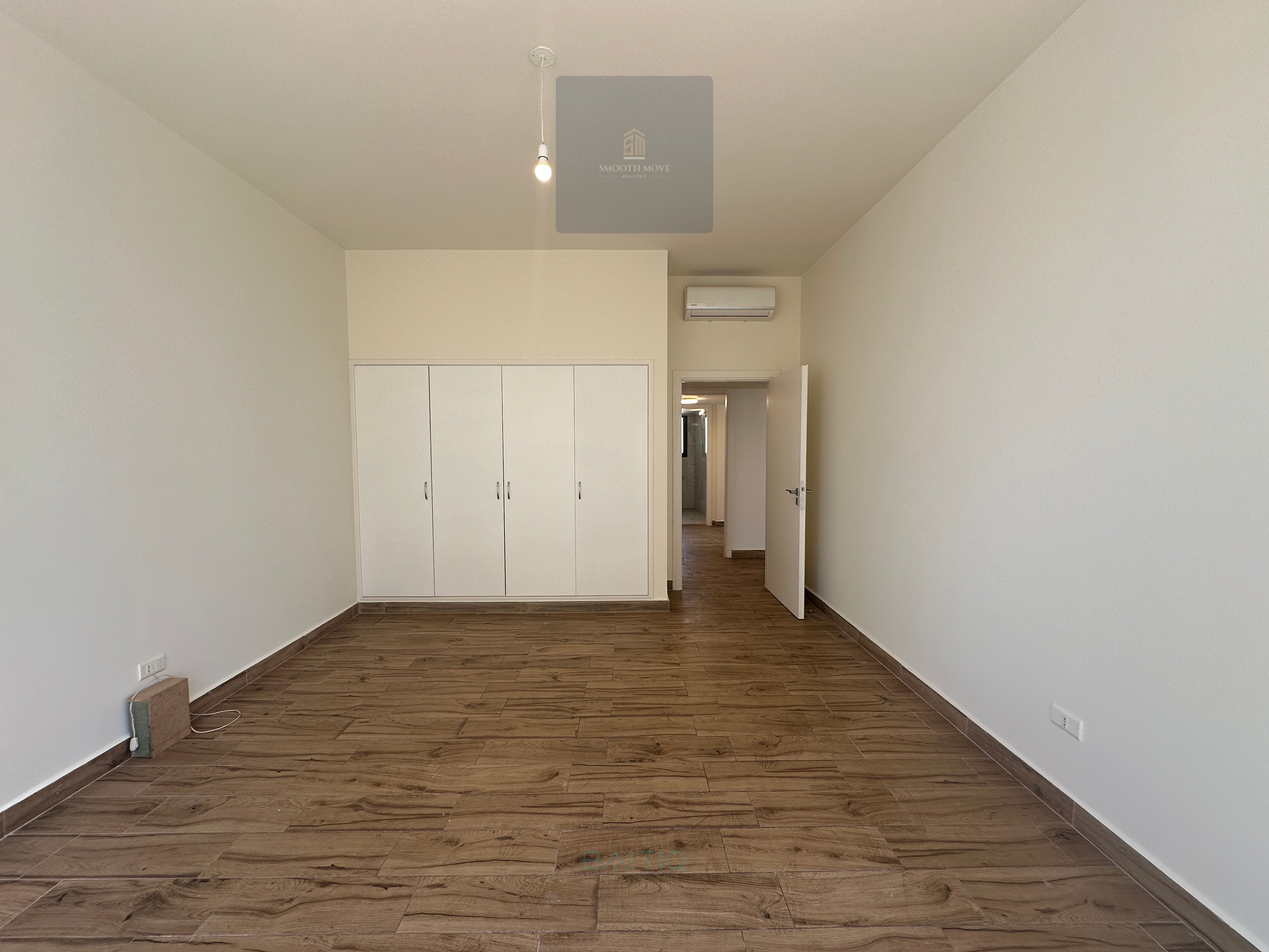 High Ceilings, Seaview, Renovated Apartment for Sale in Ramlet el Bayda — الصورة 5