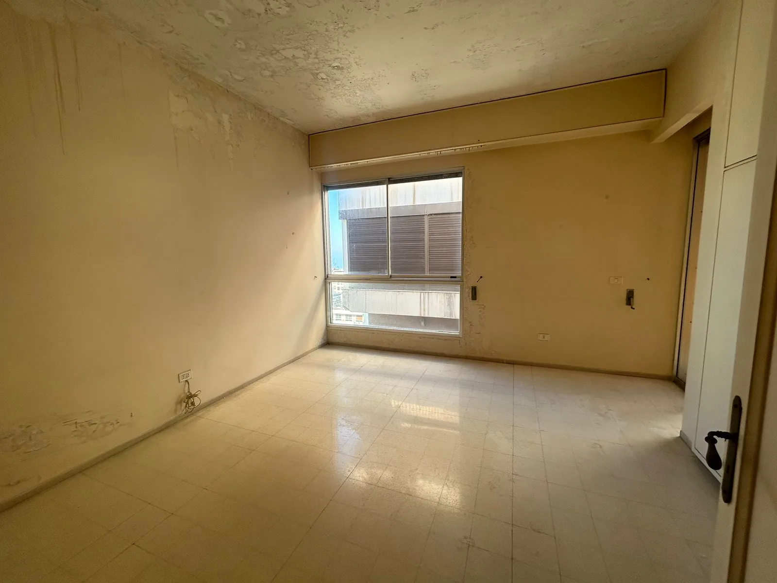 Apartment for Sale in Tallet Khayat, Beirut, Lebanon — الصورة 8