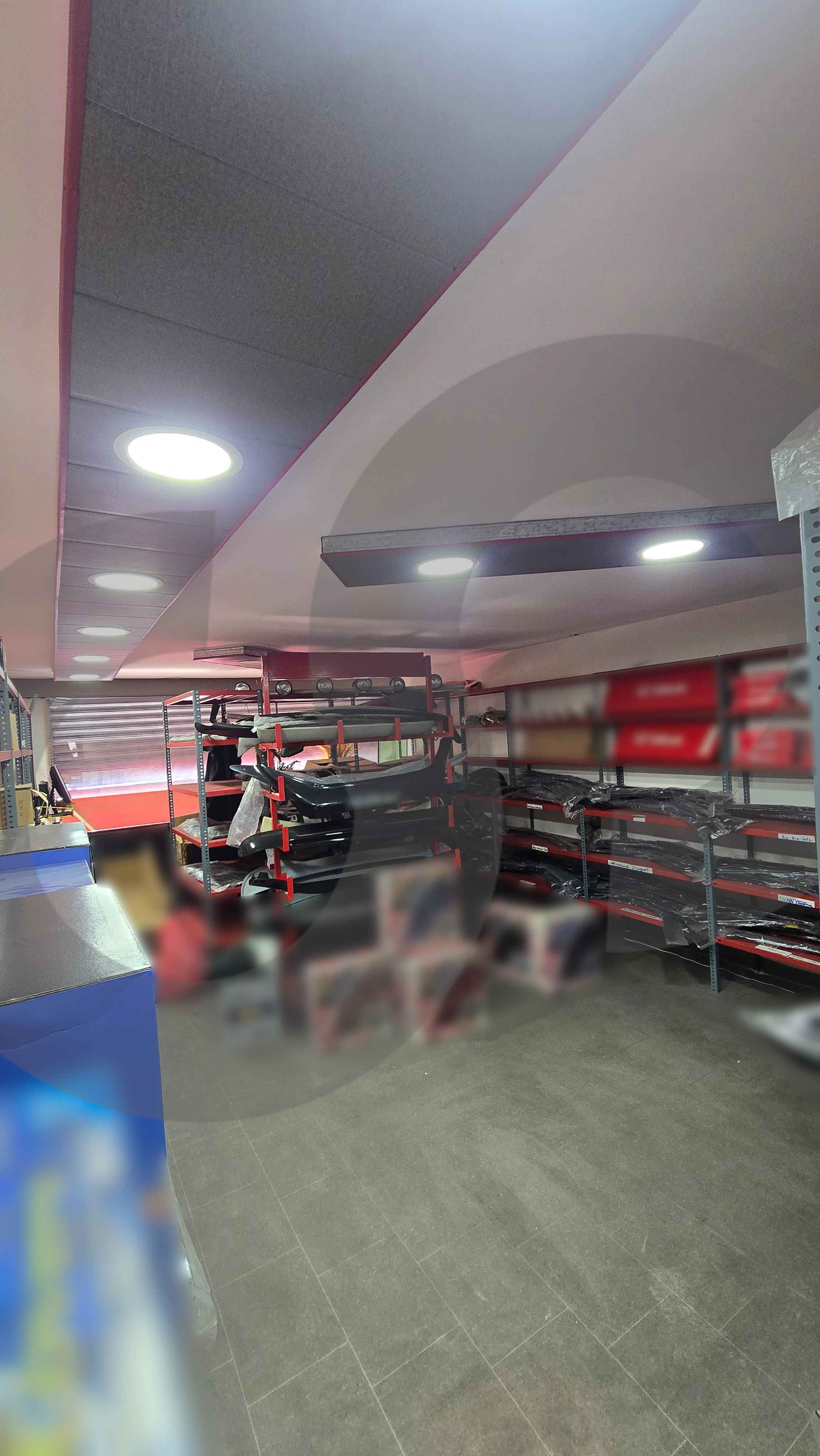 Commercial Shop/ Prime location/Hot Deal/easy access/Aley — الصورة 2