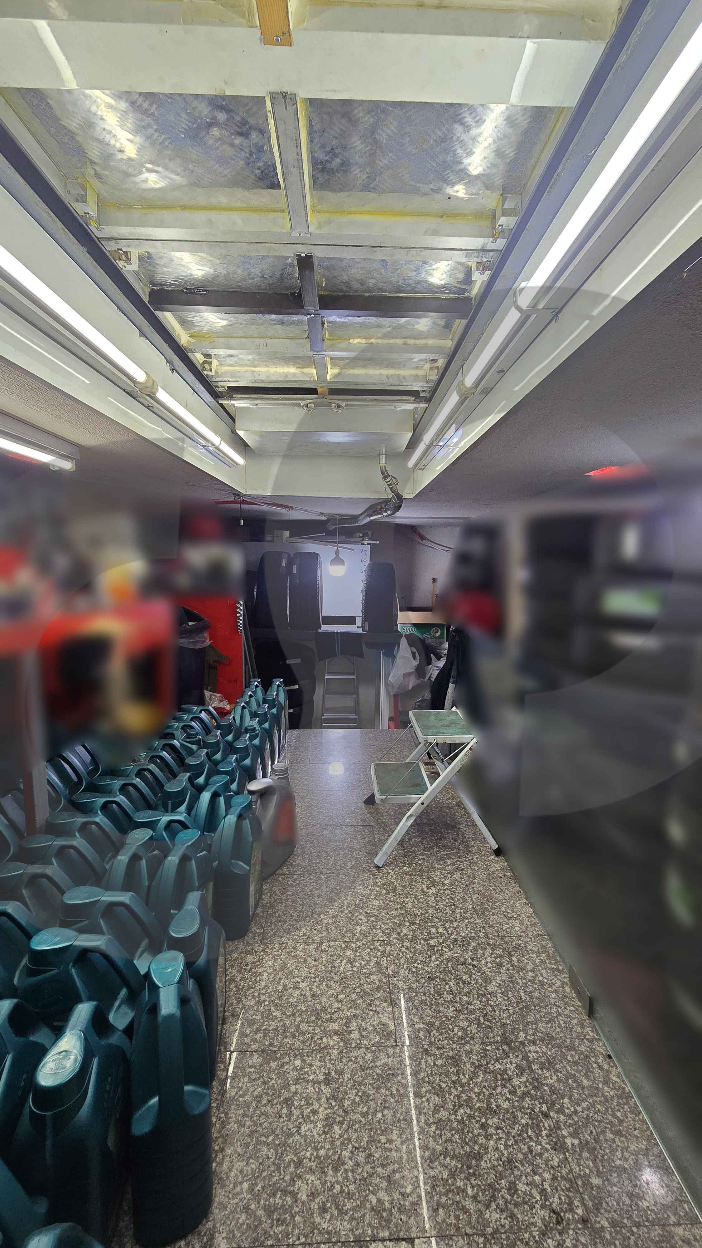 Commercial Shop/ Prime location/Hot Deal/easy access/Aley — الصورة 3