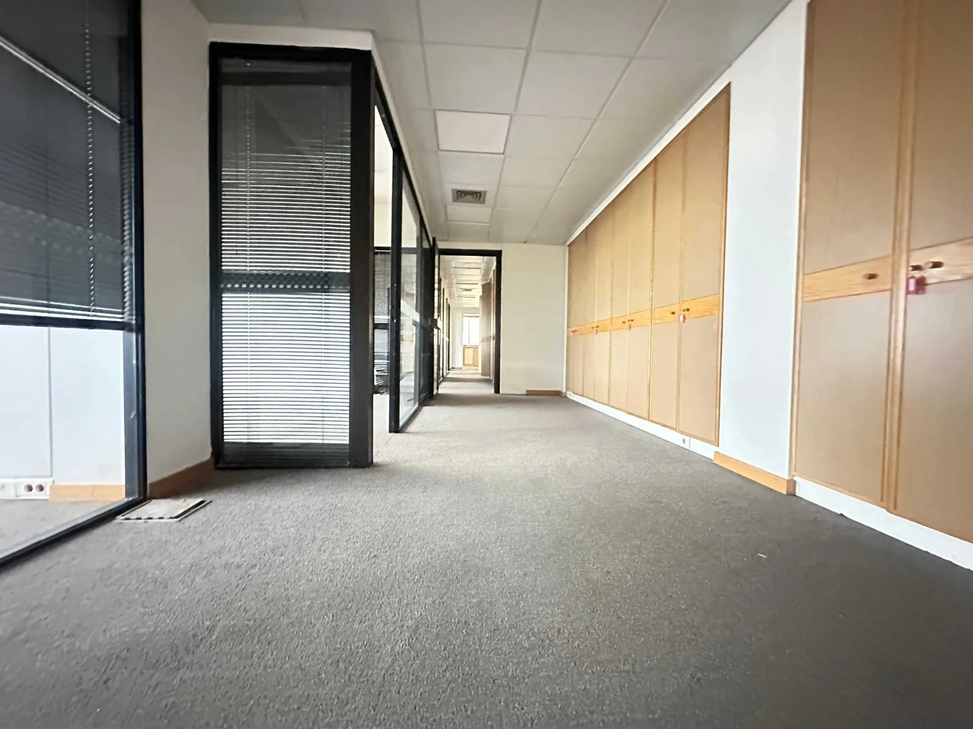 Office for rent in Daoura