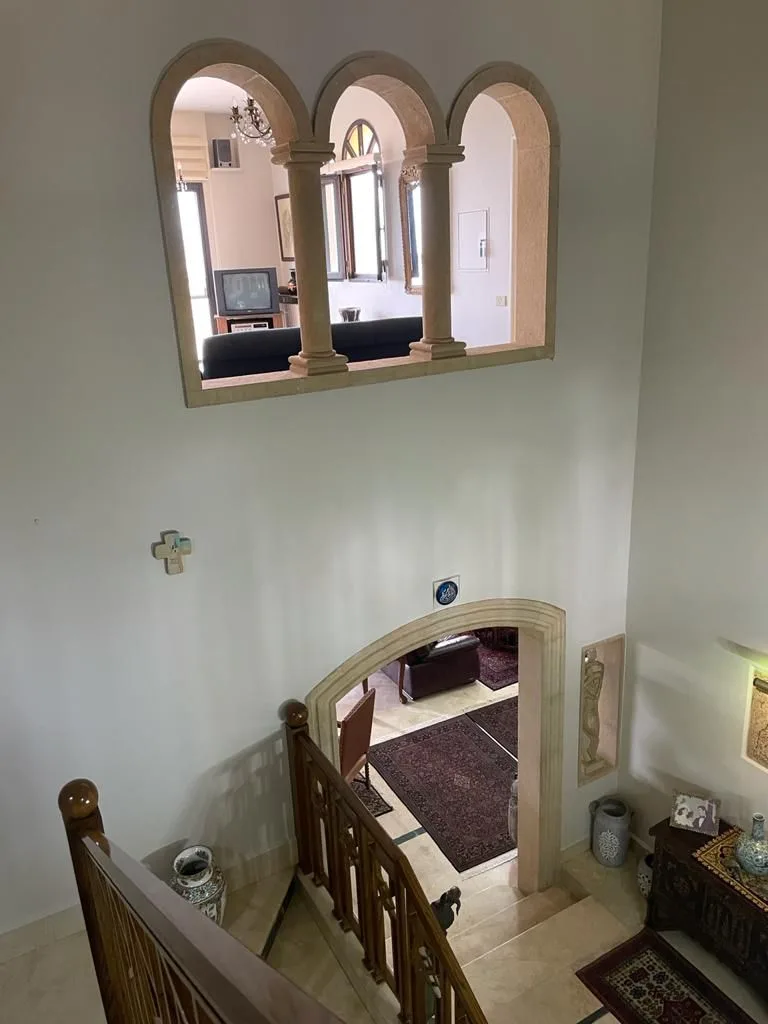 Villa for Sale in Qornet El Hamra, Lebanon — الصورة 6