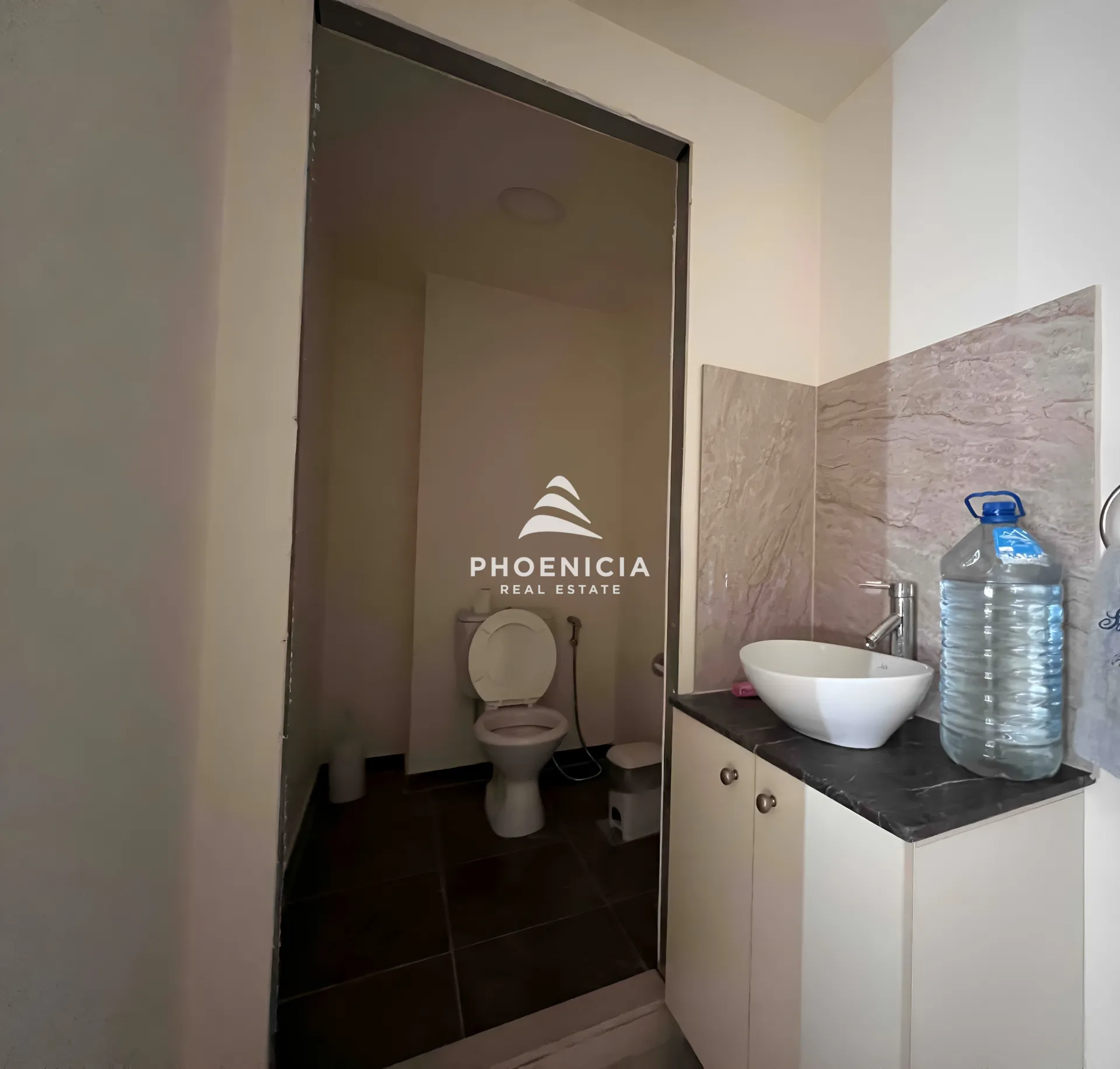 Clinic for sale in Byblos — الصورة 3