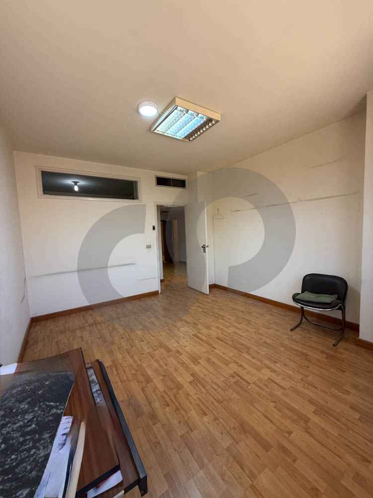 PRIME LOCATION/COMMERCIAL SPACE/MAZRAA-BEIRUT — الصورة 3