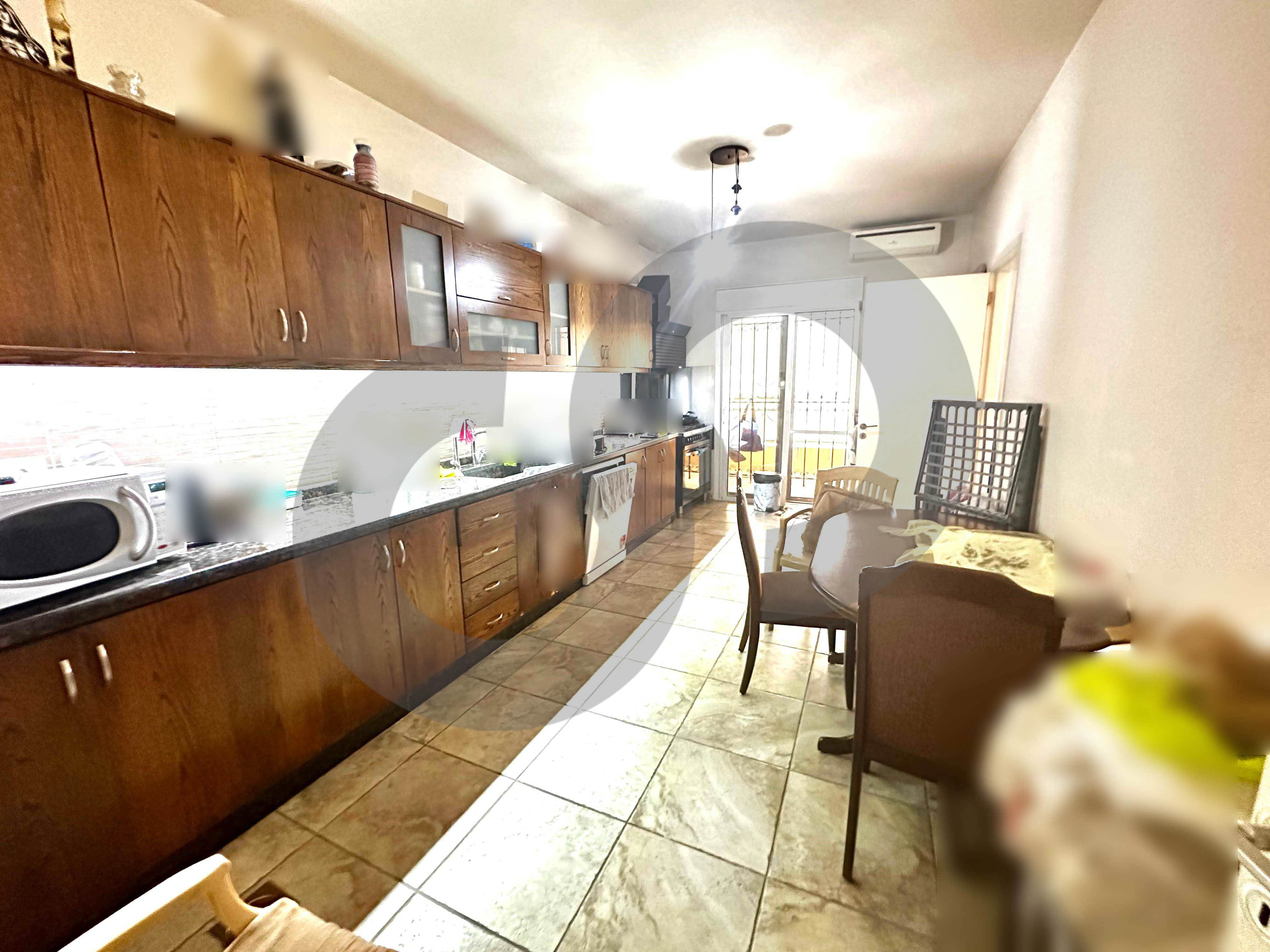 #JC108768.240 SQM Apartment in a prime location in Jbeil — الصورة 3