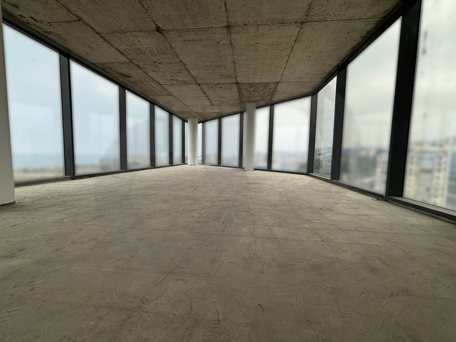ELEVATE YOUR BUSINESS IN THIS PRIME LOCATION DBAYEH — الصورة 3