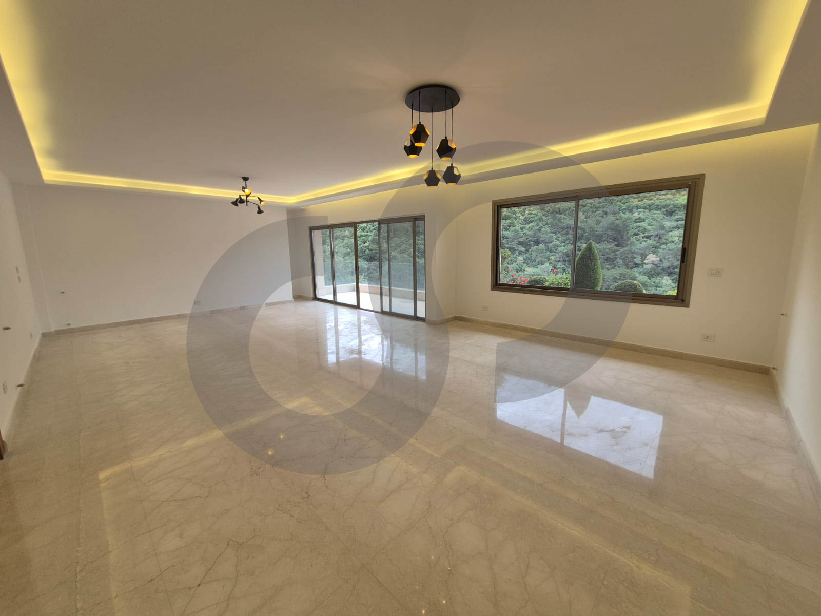 View, parking, Bayada, Cornet Chahwan — الصورة 3