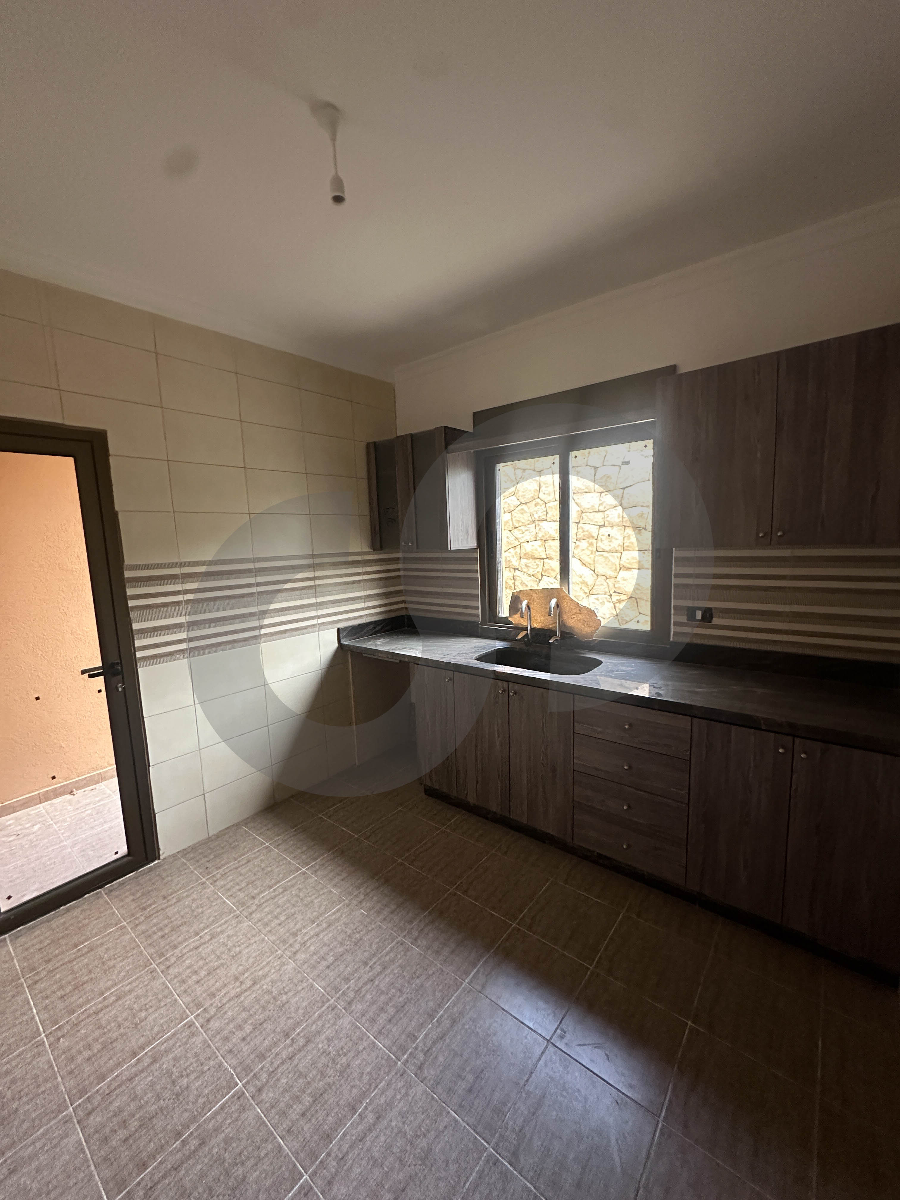 Terrace :60 sqm terrace, Cave ,1 balcony ,Halat — الصورة 3